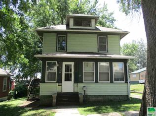 527 W Maple St, Cherokee, IA 51012