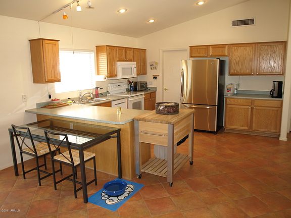 4th image of 19701 W PASADENA Avenue #N