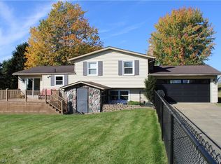 18575 Harrison Rd SW, Navarre, OH 44662