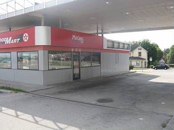4th image of 527 W Broadway Ave