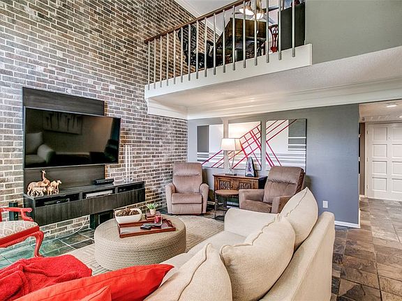 3rd image of 2918 Shady Lake Cir