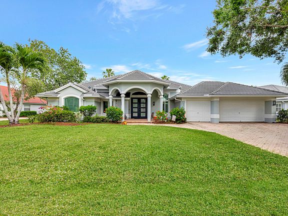 5th image of 2703 SW Glenmoor Way