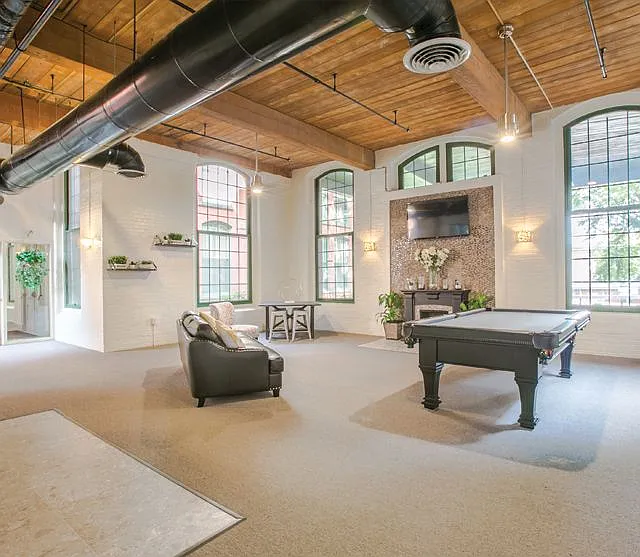 Ribbon Mill Apartments — Photo 9