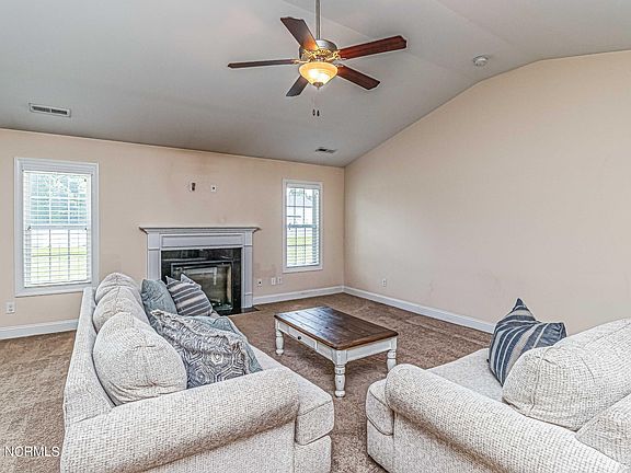 2nd image of 108 Knob Hill Dr
