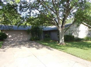 2105 N Valley Dr, Muncie, IN