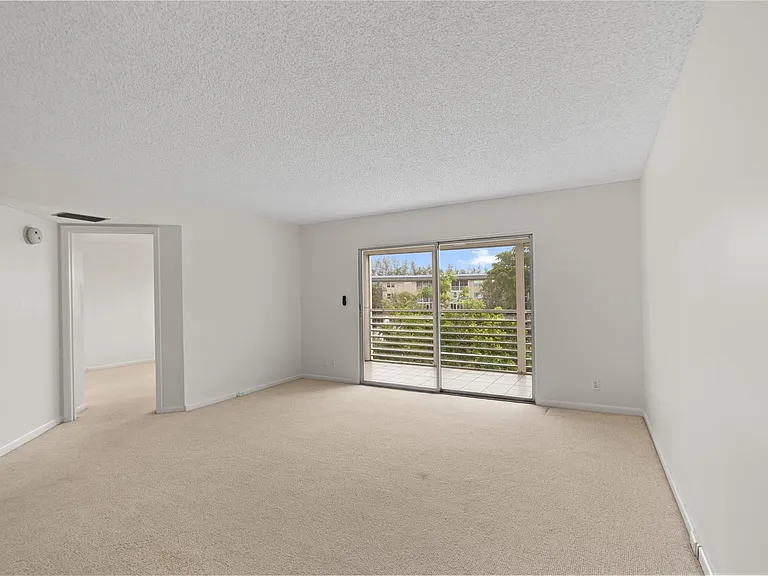 1801 Eleuthera Point #J3 — Photo 12