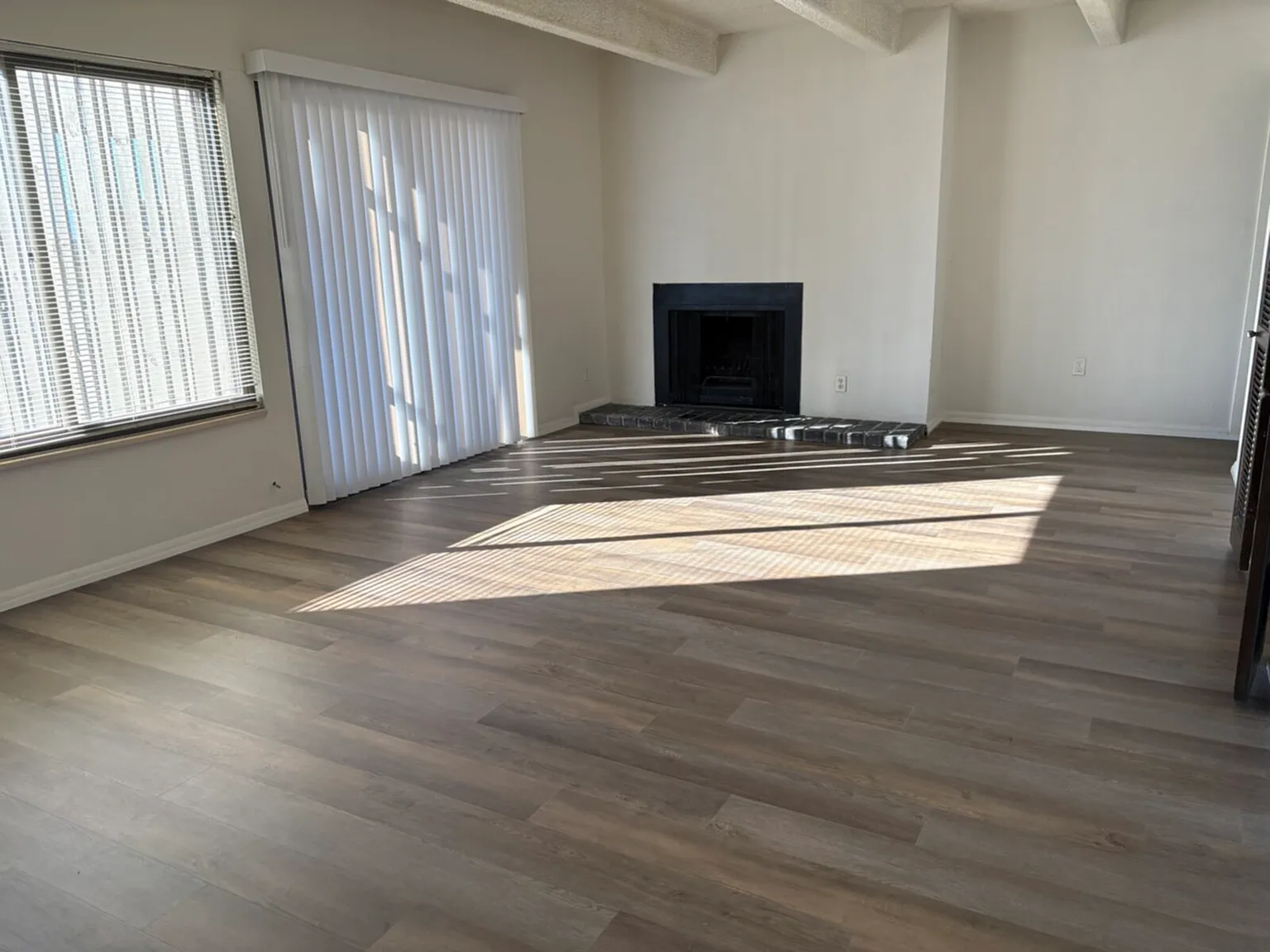 2525 S Dayton Way — Photo 3