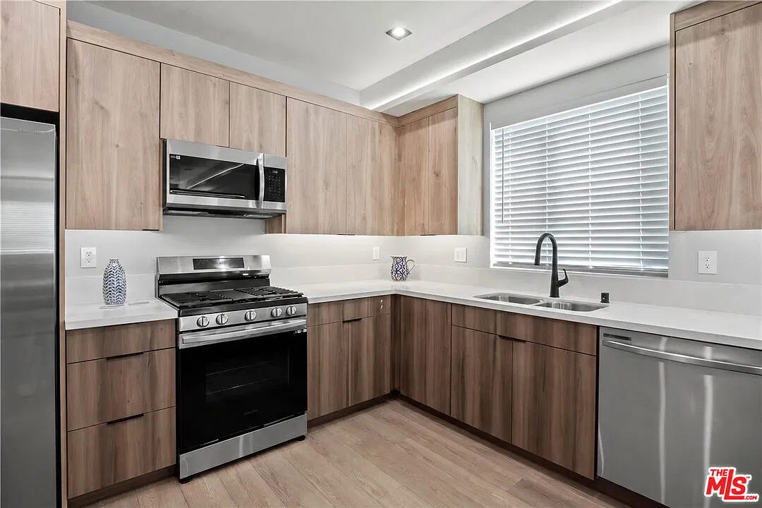 2 bed, 2.5 bath, 1140 sqft, $3,395 — Photo 4