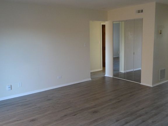 2nd image of 1500 S Fairfield Ave APT 23C