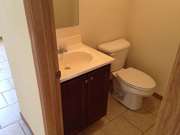 1/2 Bathroom