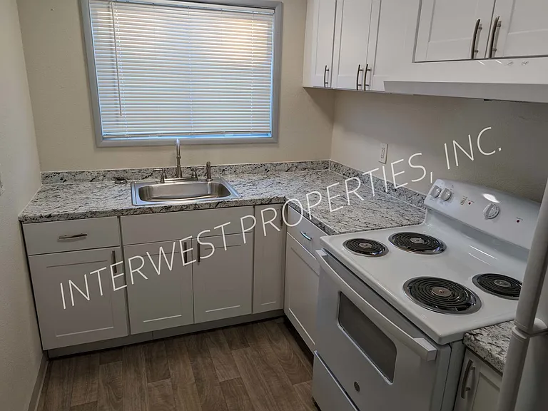 Regency Townhomes — Photo 6