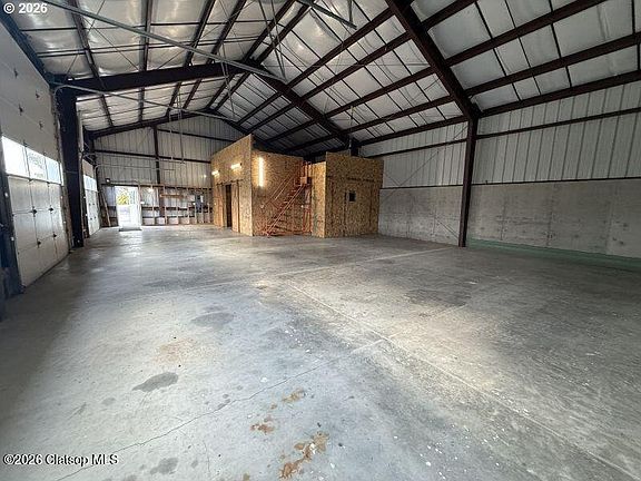 3rd image of 90513 East Rd