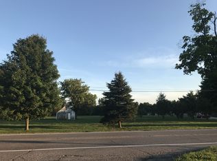 56565 10 Mile Rd, South Lyon, MI 48178