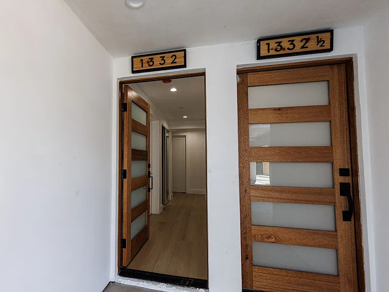1330 S. Longwood Ave. — Photo 35
