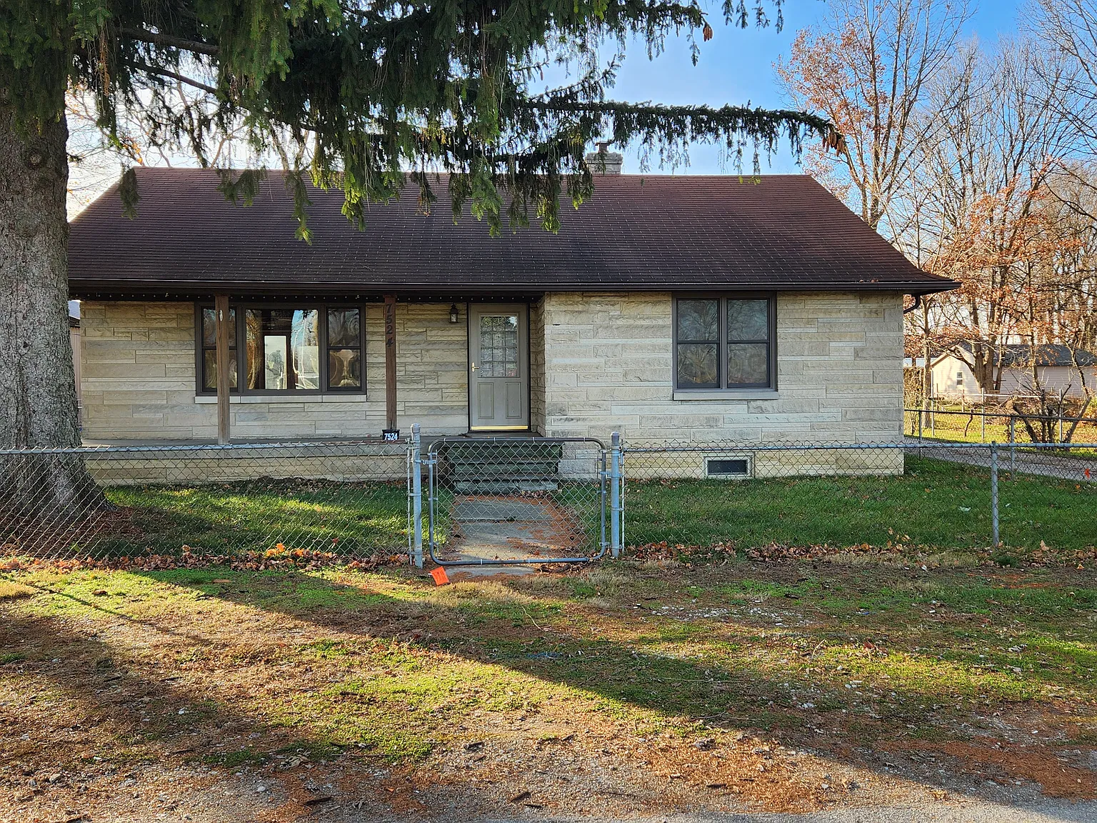 1 bed, 1.5 bath, 1085 sqft, $1,600 — Photo 2