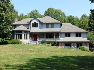 2 Valley Meadow Dr, Spencerport, NY 14559