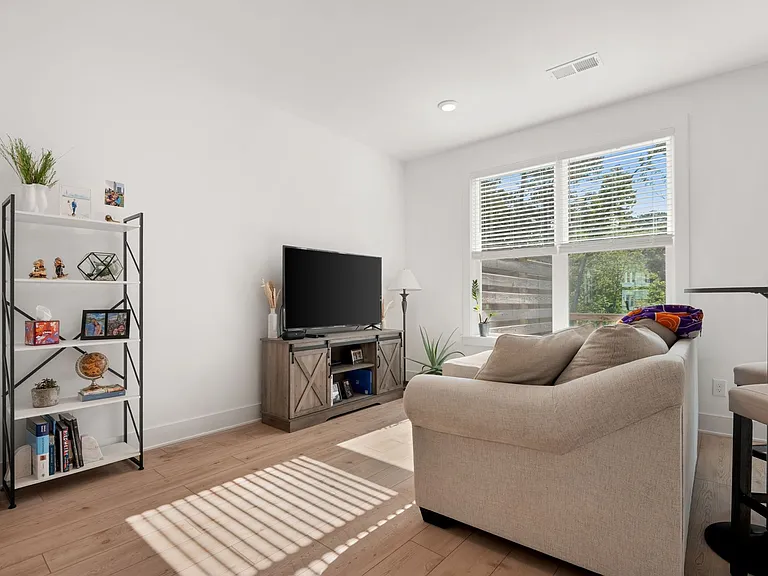 2115 Opulent Oaks Ln — Photo 9