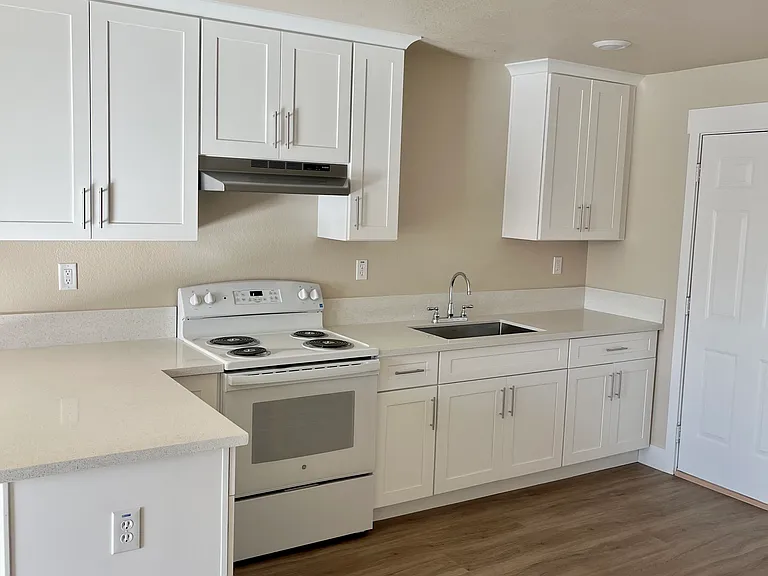 1816 Hile Ave #D3 — Photo 1