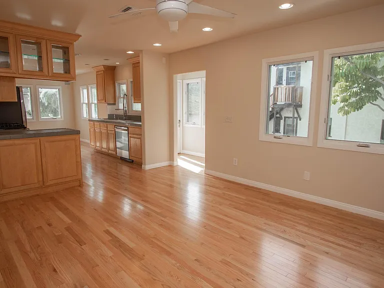 234 Roycroft Ave #C — Photo 5
