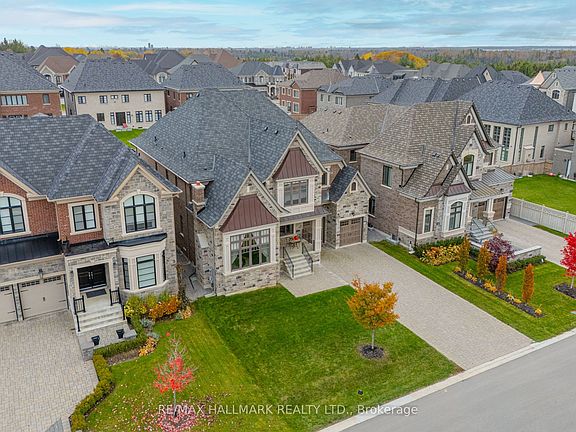 2nd image of 29 Secret Garden Ct