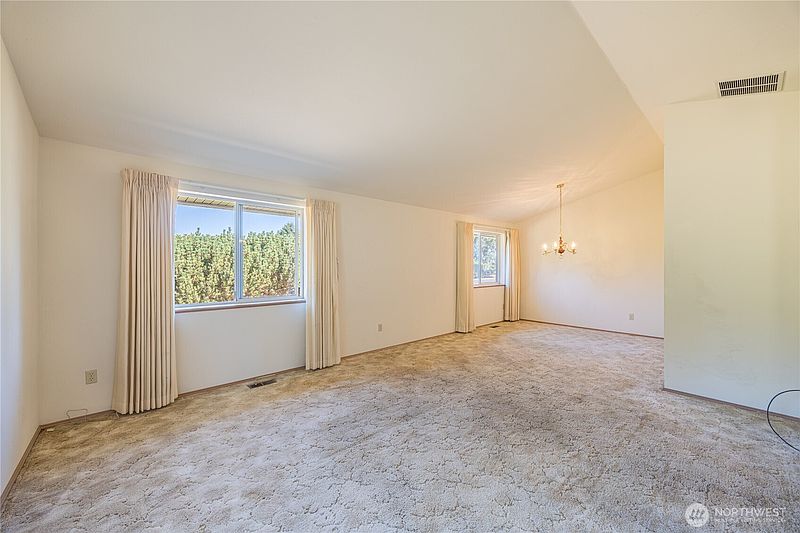 4th image of 301 Cline Road