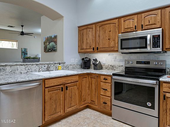3rd image of 6359 N Camino De Cabaluna