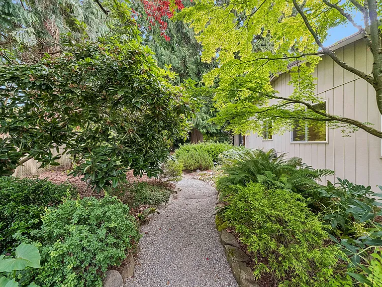 8615 236th St SW — Photo 33