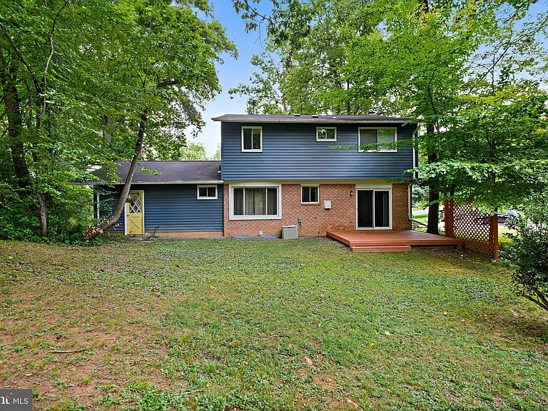 8701 Parliament Dr — Photo 35