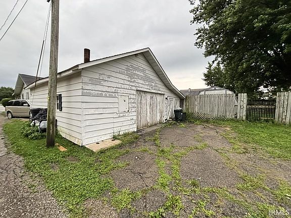 5th image of 390 Chili Ave