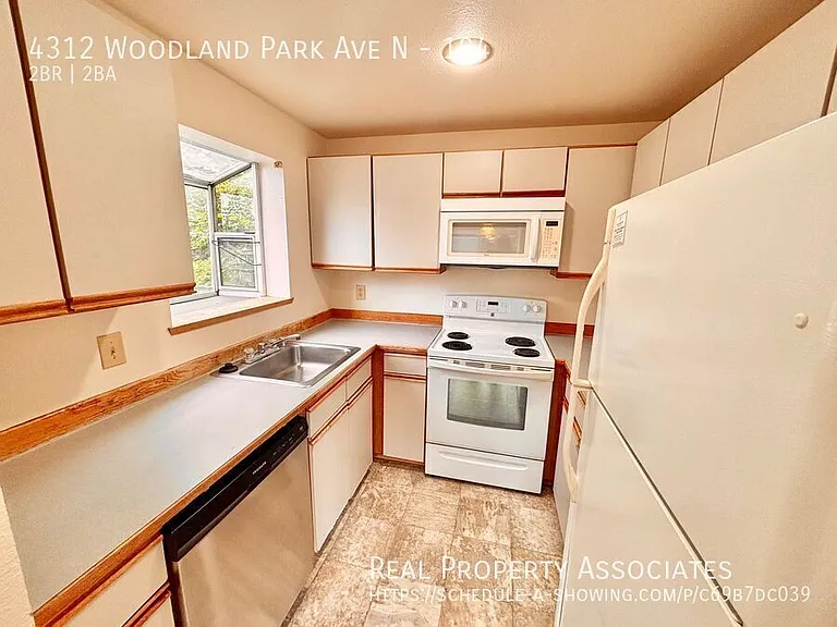 4312 Woodland Park Ave N #104 — Photo 10