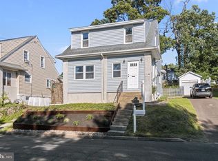 421 Davisville Rd, Willow Grove, PA 19090