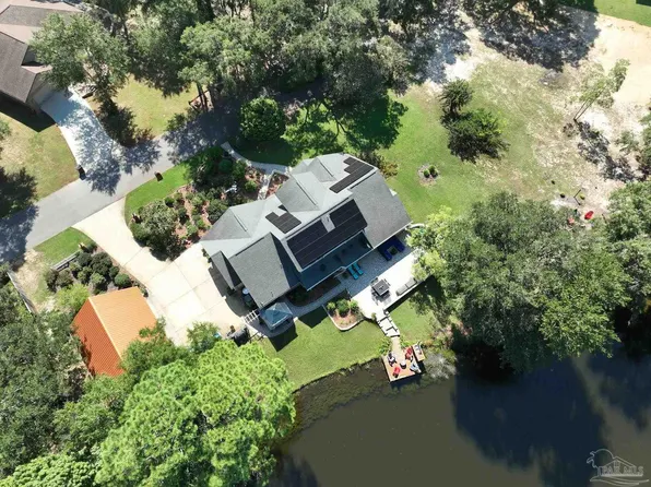 7232 Bayshore Dr, Milton, FL 32583