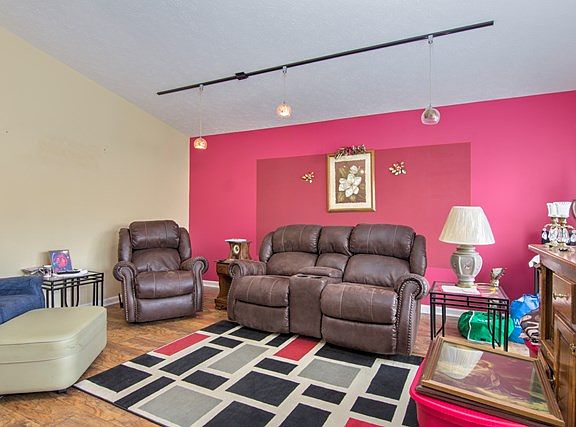 3rd image of 613 W Highland Ave