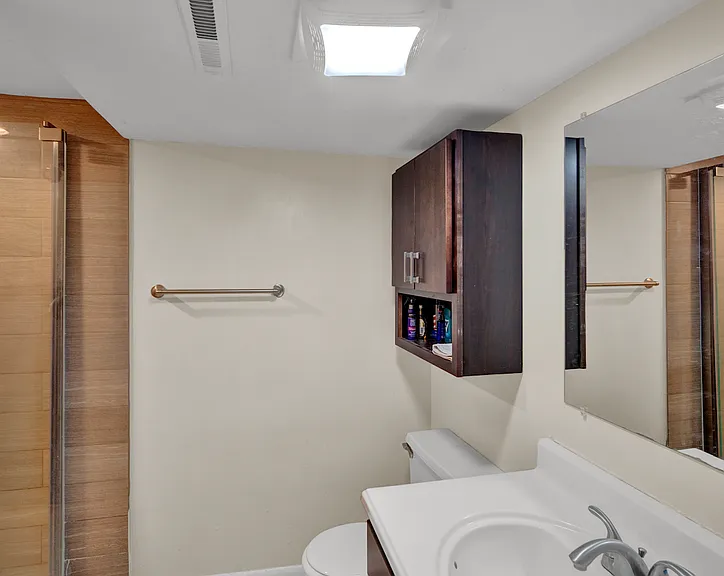 159 W Goethe St — Photo 46