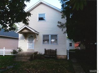 613 Washington St, Highland, IL 62249