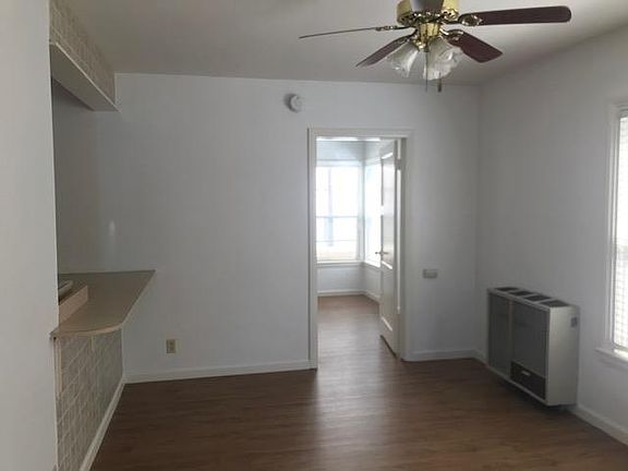 2nd image of 14339 Sylvan St #14339