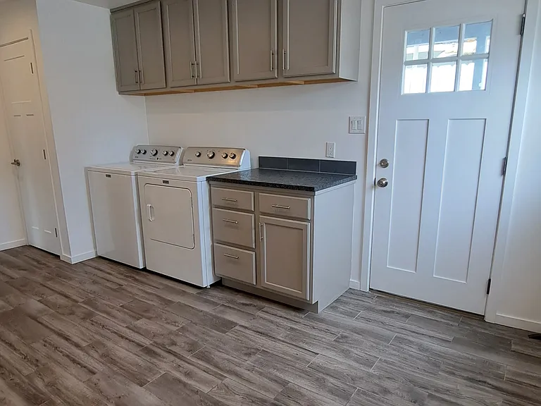 580 N Main St — Photo 6