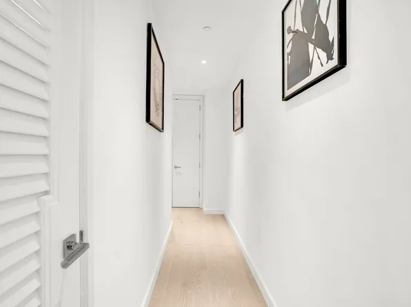 138 East 50th Street image 52 of 69