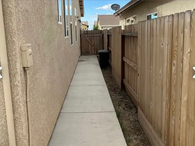 1476 Dynes St — Photo 18