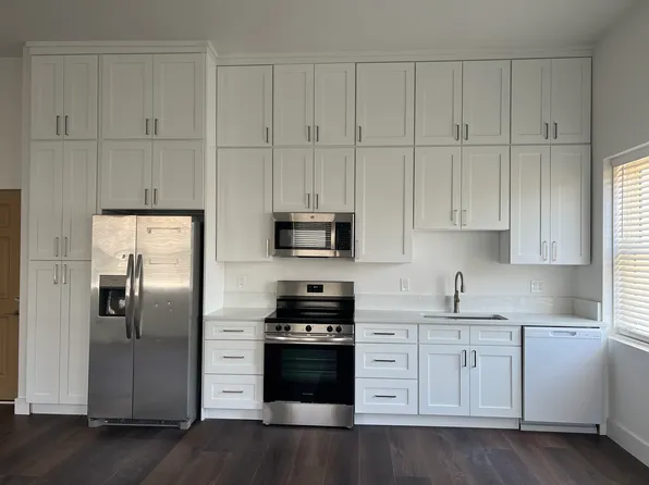 50 1/2 S Main St #C, London, OH 43140