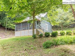 677 Ray Davis Rd, Lansing, NC 28643