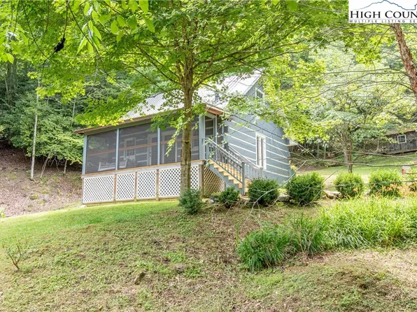 677 Ray Davis Road, Lansing, NC 28643