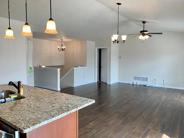 1235 Kodiak Dr — Photo 4