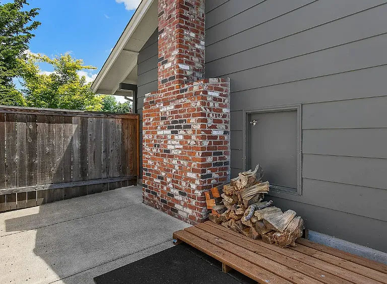 4915 NW 186th Ave — Photo 23