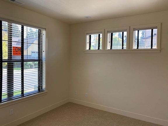 5th image of 340 Mia Ln