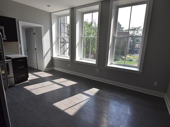 4th image of 4106 Parkside Ave #1C