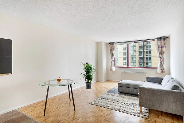 Rented by Compass | media 14