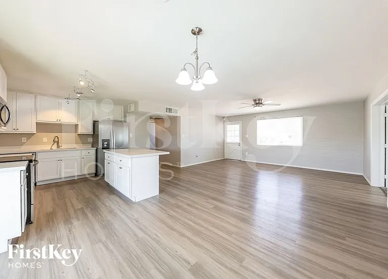 5037 W Krall St — Photo 4