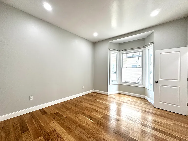 56 Pinckney St #1 — Photo 6
