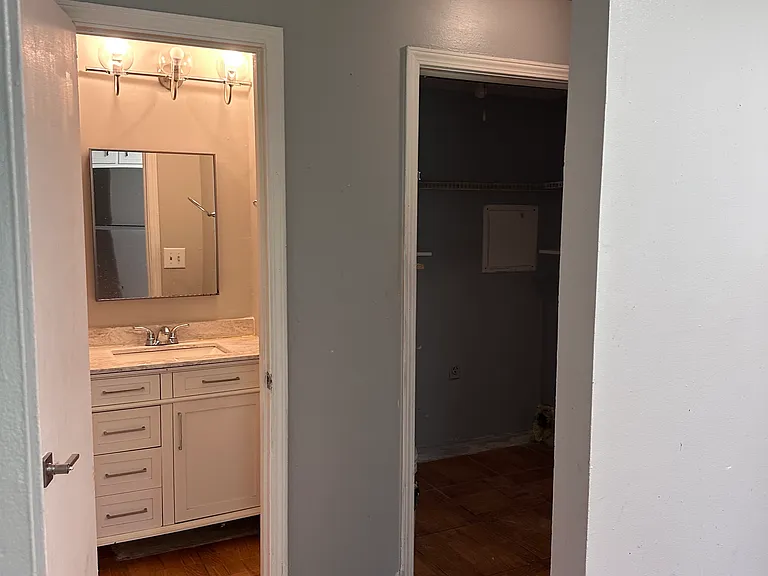 5172 Williams Rd #B — Photo 6